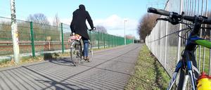 Zwischen Tierpark und Biesdorf führt der Radweg schon jetzt an der U5 entlang. 