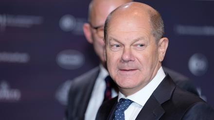 Bundeskanzler Olaf Scholz auf dem Roten Teppich auf dem 15. Deutschen Nachhaltigkeitspreis im Maritim Hotel in Düsseldorf.