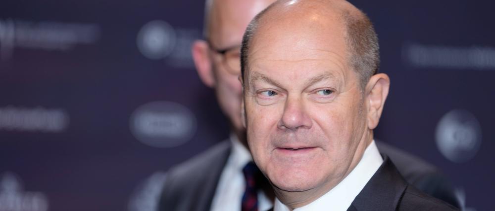 Bundeskanzler Olaf Scholz auf dem Roten Teppich auf dem 15. Deutschen Nachhaltigkeitspreis im Maritim Hotel in Düsseldorf.