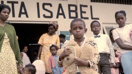 Nnenna Onuoha, Santa Isabel Airport: Arrival of the first foreign civilians from Biafra