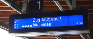 Zugausfall bei der S-Bahn S 1 in Berlin-Schöneberg.
Foto: Thilo Rückeis