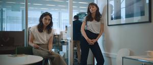 Jodi Kantor (Zoe Kazan, links) und Megan Twohey (Carey Mulligan) rennen gegen eine Mauer des Schweigens an. 