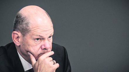 Zwischen den Fronten: Olaf Scholz, sozialdemokratischer Bundeskanzler. 