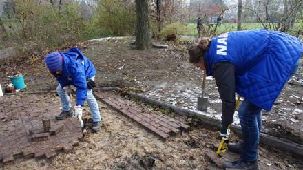 Der NABU bei der Arbeit in Fennpfuhl.