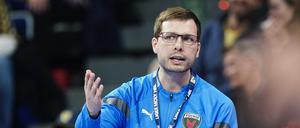 Jaron Siewert ist guter Dinge mit seinen Füchsen.