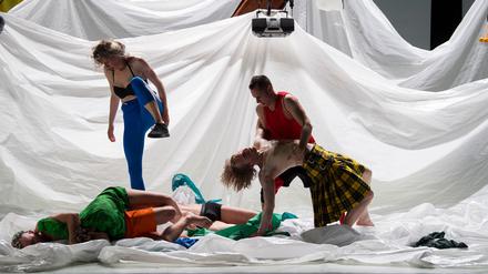 „Frérocité“ lässt Individuen in der Masse verschwinden.