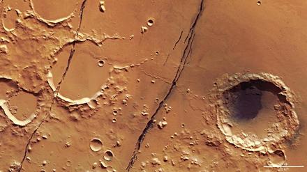 Credit: ESA/DLR/FU Berlin

https://www.dlr.de/content/de/artikel/news/2018/3/20180920_cerberus-fossae-brueche-mars.html Foto: ESA/DLR/FU Berlin
