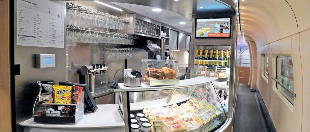 Das neu konzipierte Bordbistro eines ICE4 Zuges ist am 13.09.2016 in Berlin zu sehen.
