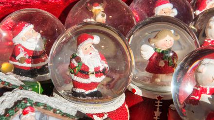  kitsch,weihnachtsmarkt,schneekugel,geschmacklos,kitschig,schund,christkindlmarkt,christkindlmärkte,weihnachtsmärkte,schüttelkugel *** kitsch,christmas market,snow ball,kitschs,trashy,christmas markets,snow balls 3ro-hqy