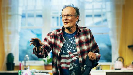  Bill (Edgar Selge) erzählt gern schlüpfrige Witze.