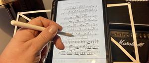 Die App Enote ermöglicht es Musikern, Noten auf einem Tablet anzuzeigen und zu editieren. Große Blättersammlungen sollen überflüssig werden. 