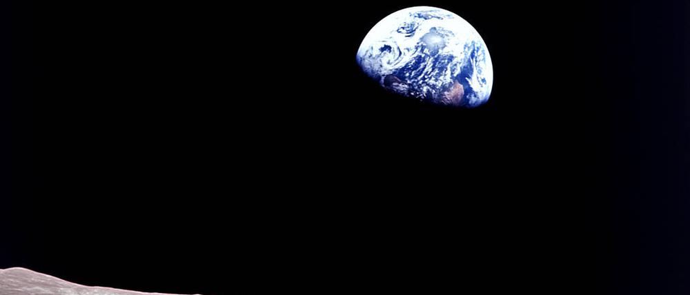 „Earthrise“, das berühmte Foto, aufgenommen vom Astronauten Bill Anders.