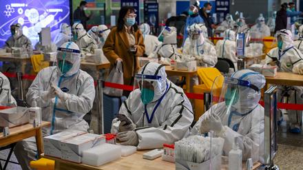 China will den Umfang und die Häufigkeit von Corona-Tests reduzieren (Symbolbild).