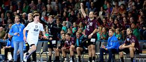 Lernt schon mal die Bank der Füchse kennen.  Hakun West av Teigum (Nummer 17).