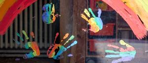 In der Integrationskita an der Nuthe sollen Kinder von Erzieherinnen übermäßig hart bestraft worden sein. Die Hoffbauer-Stiftung als Trägerin geht auf die Vorwürfe ein.