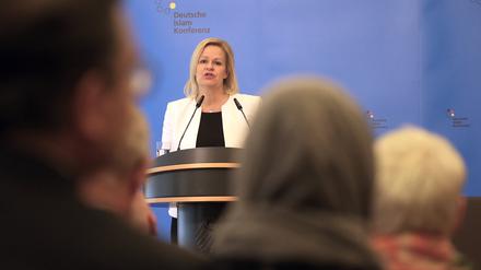 Faeser auf der Deutschen Islamkonferenz: Diskriminierung dürfe die „gesamte Gesellschaft auf keinen Fall akzeptieren“.
