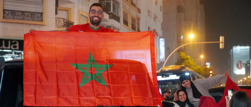 Fans in Casablanca feiern Den WM-Erfolg gegen Spanien.