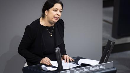 Zu den Verdächtigen, die bei der bundesweiten Razzia gegen die sogenannte Reichsbürgerszene festgenommen wurden, gehörte auch die Berliner Richterin und frühere AfD-Bundestagsabgeordnete Birgit Malsack-Winkemann. 