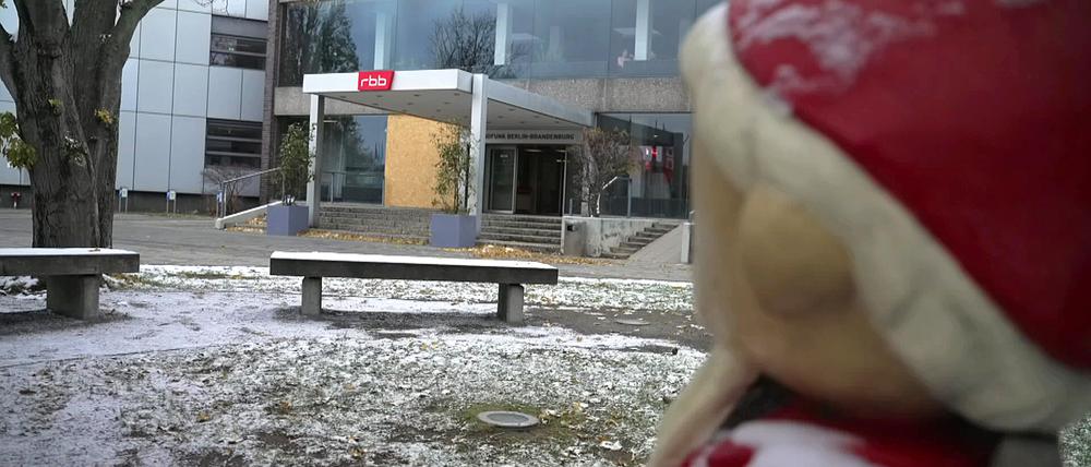 Die Berliner Sendezentrale im Winterlook. Noch immer kein Ende der Negativschlagzeilen.