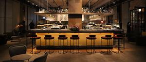Die Bar des Hotels soll als Begegnungsstätte zwischen Einheimischen und internationalen Unternehmern dienen.