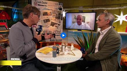 Im MoMa-WM-Studio mit Peter Großmann (links), Olaf Thon (rechts) und zugeschaltet Ex-DFB-Pressesprecher Harald Stenger.