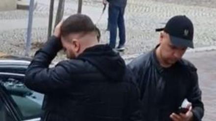 Die Polizei geht davon aus, dass die mutmaßlichen Täter einen schwarzen Audi S6 Avant, am 31. Oktober erwarben. 