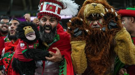 Die Fans feierten ihr Team nach dem Coup gegen Spanien – auch bei Autokorsos in Doha und vielen Städten der Welt.
