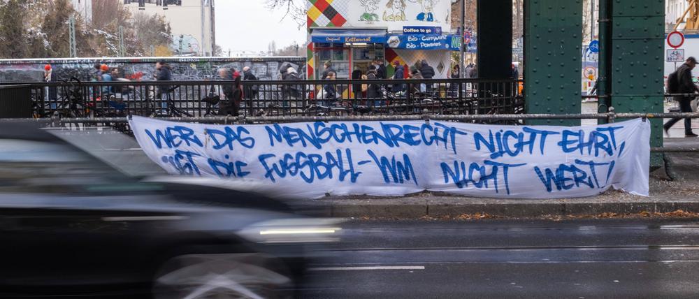 Schon im November gab es in Berlin Prenzlauer Berg Proteste gegen die WM.