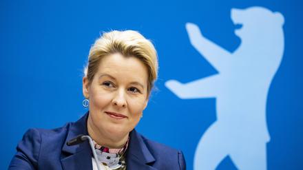 Franziska Giffey während einer Pressekonferenz im Roten Rathaus. 