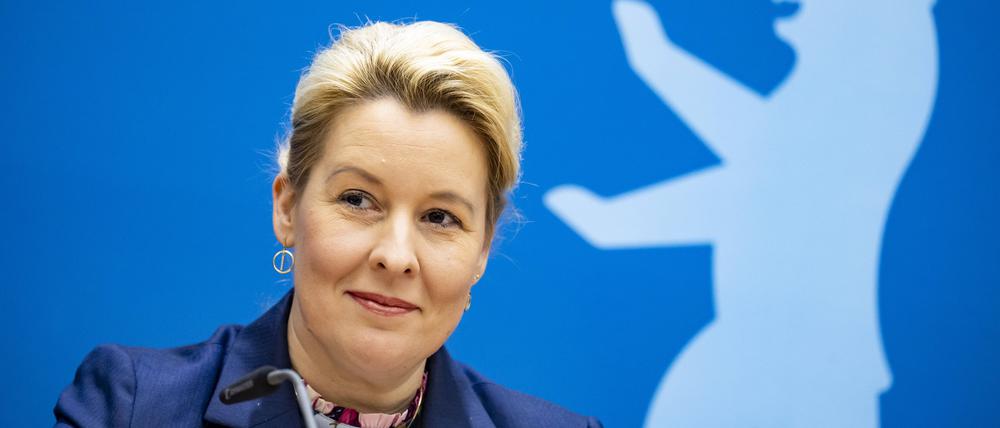 Franziska Giffey während einer Pressekonferenz im Roten Rathaus.