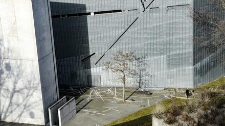 Der Riss in der Geschichte: Blick auf die Fassade des Jüdischen Museums Berlin, das nach den Plänen von Daniel Libeskind erbaut wurde.