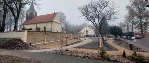 Der neu gestaltete Dorfplatz Groß Glienicke.