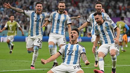 Lautaro Martinez verwandelte den entscheidenden Elfmeter für Argentinien.