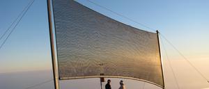 Mit speziellen Kollektoren wird in Chile Wasser aus Nebel eingefangen.