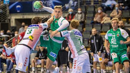 Eine besondere Beziehung: Die Füchse Berlin und der SC Magdeburg, hier bei einer Begegnung in der Max-Schmeling-Halle vor zwei Jahren.