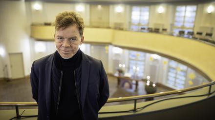 Pfarrer Tobias Kuske im Elias-Kuppelsaal der Evangelische Kirchengemeinde Prenzlauer Berg Nord.