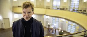 Pfarrer Tobias Kuske im Elias-Kuppelsaal der Evangelische Kirchengemeinde Prenzlauer Berg Nord.