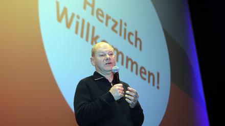 Kanzler Olaf Scholz (SPD) im UCI-Kino in Potsdam.