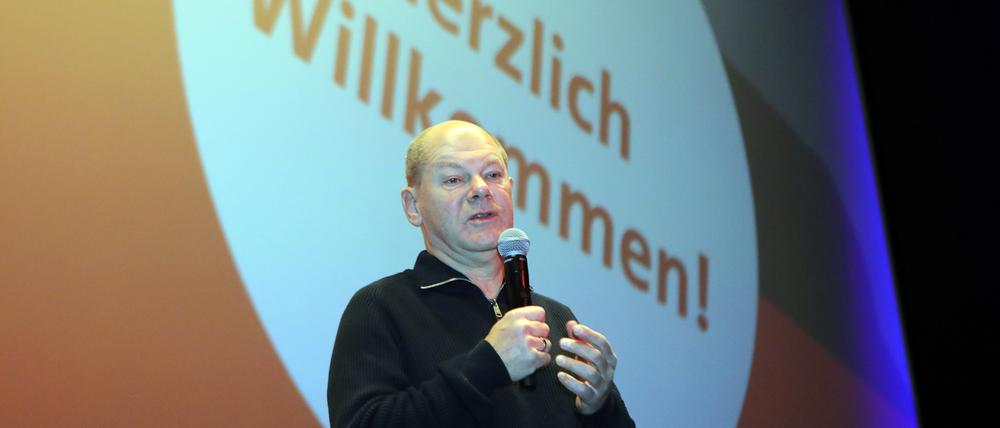 Kanzler Olaf Scholz (SPD) im UCI-Kino in Potsdam.