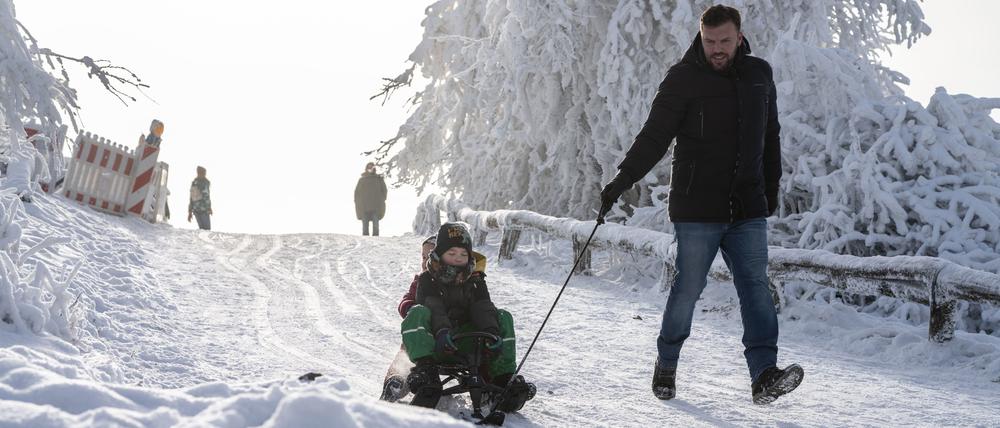 Auf dem Großen Feldberg im Taunus in Hessen ist der Winter bereits angekommen.