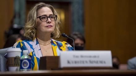 Senatorin Kyrsten Sinema hat ihre Partei verlassen.