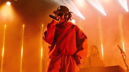 Die 28-jährige Londoner Rapperin Little Simz auf der Bühne.