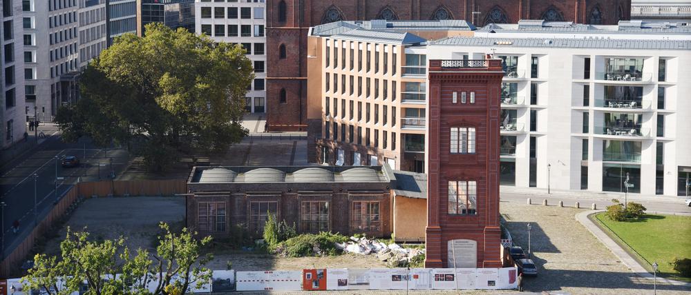 Schinkelplatz 1 in Mitte. Die Bundesstiftung Bauakademie hat den Auftrag, die Bauakademie neu erstehen zu lassen. Eine Musterecke steht schon. Aber was ist zeitgemäß?