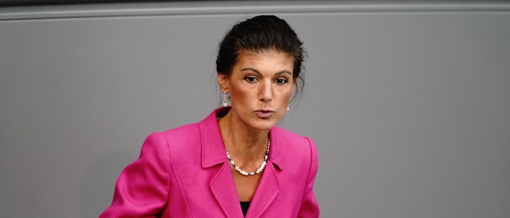 Sahra Wagenknecht (Linke) spricht bei der Sondersitzung des Deutschen Bundestages