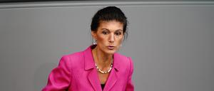 Sahra Wagenknecht (Linke) spricht bei der Sondersitzung des Deutschen Bundestages