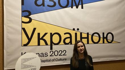 Die Projektverantwortliche Monika Inceryte vor dem Kulturzentrum im alten Hauptpostamt in Kaunas.