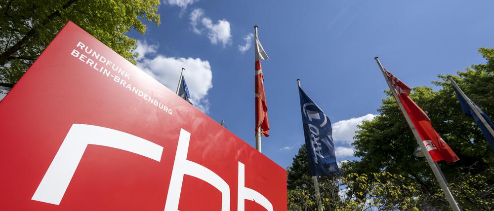 Frühere leitende Angestellt des RBB kassieren üppige Ruhestandsgelder.