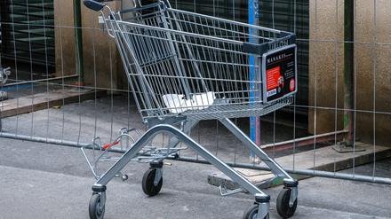 Mit Einkaufswagen auf Spritztour (Symbolbild).