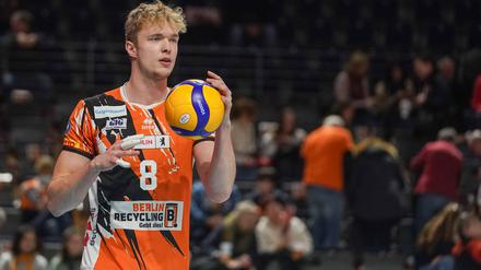 Bei den BR Volleys ist Anton Brehme seit 2020 Mittelblocker.