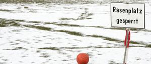 Der Berliner Winter macht dem Amateurfußball zu schaffen.